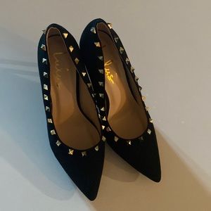 Lulu’s black studded heels